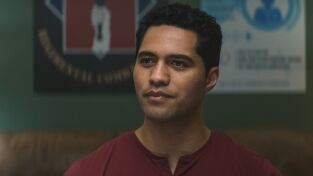 NCIS: Hawai'i. T(T2). NCIS: Hawai'i (T2): Ep.20 Vigilante nocturno dos