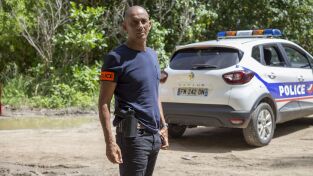Crimen en el trópico. T(T2). Crimen en el trópico (T2): Ep.6 Bahía Michel