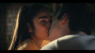Ayla y los Mirror. T(T1). Ayla y los Mirror (T1): Ep.11 Un adiós, un baile y un beso