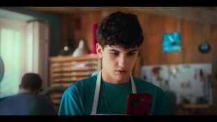 Ayla y los Mirror. T(T1). Ayla y los Mirror (T1): Ep.17 El rarito de clase
