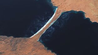 Religión. Religión: La división del Mar Rojo