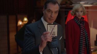 Los pequeños asesinatos de Agatha Christie: años 50. T(T1). Los pequeños... (T1): Ep.17 El hombre del traje marrón