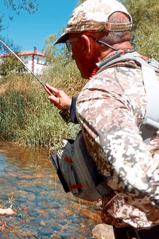 León is different con Pablo Castro. T(T1). León is different... (T1): Montaña Leonesa