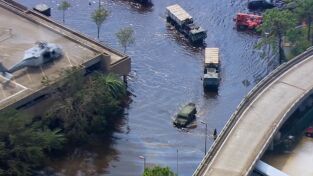 Huracán Katrina: la carrera contra el tiempo. Huracán Katrina: la...: Disparar a matar