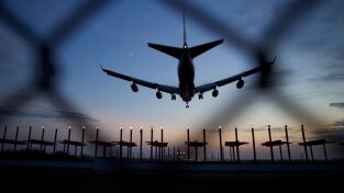 Aeropuerto 24/7. Aeropuerto 24/7: Construyendo sobre el agua