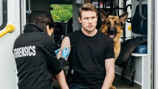 Hudson & Rex. T(T2). Hudson y Rex (T2): Ep.6 Bala En El Agua