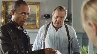 Asesinatos en la montaña. T(T3). Asesinatos en la... (T3): Ep.2 El forastero