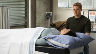 Resident Alien (Temp. 4). T(T4). Resident Alien... (T4): Ep.9 Visión de túnel