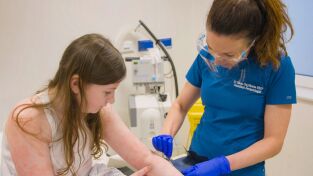 Dra Emma: Clínica dermatológica. T(T4). Dra Emma: Clínica... (T4): Especial niños: es desolador