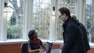 Motive. T(T2). Motive (T2): Ep.12 El beso de la muerte