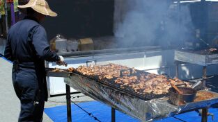 Amantes De La Comida. Amantes De La Comida: Sirope de chocolate, tortillas y macarrones con queso