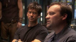 Stargate Atlantis. T(T2). Stargate Atlantis (T2): Ep.11 La colmena