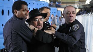 Warehouse 13. T(T2). Warehouse 13 (T2): Ep.1 El tiempo dirá