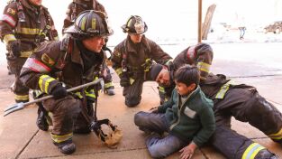 Chicago Fire. T(T10). Chicago Fire (T10): Ep.16 Violento y rápido