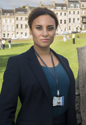 McDonald &amp; Dodds T2 E1 · El hombre que no estaba en la programación de Cosmo HD (Series)