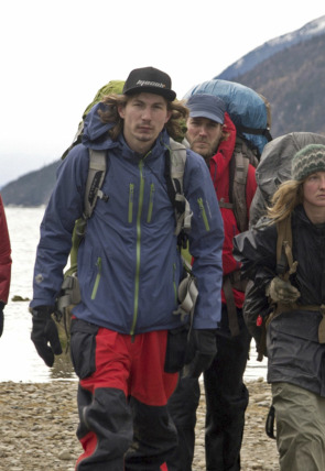 Póster de La ruta del oro con Parker Schnabel · Huellas de las leyendas