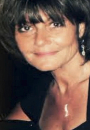 Póster de Todavía es un misterio · Asesinado a plena luz del día