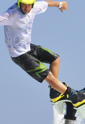 Carátula de ¿Cómo lo hacen?: Cuero / Grand Canal / Flyboarding · ¿Cómo lo hacen?: Cuero/Grand Canal/Flyboarding