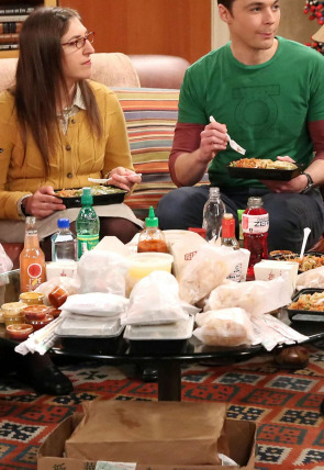 Big Bang T8 E22 · La transmisión de la graduación en la programación de Warner TV HD (Series)