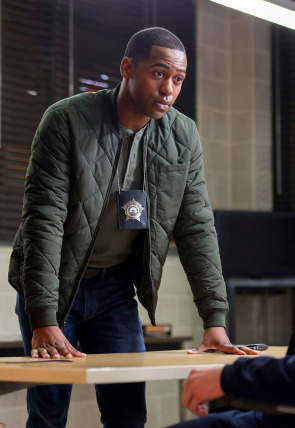 Chicago Fire T12 E11 · Un infiltrado en la programación de AXN HD (Series)