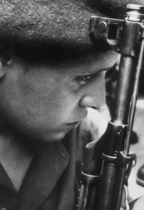 Póster de América Latina: en manos de EE.UU. · Golpes de Estado