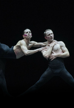 Dialogues II : Mats Ek Akram Khan Sharon Eyal · Dialogues II : Mats Ek. Akram Khan. Sharon Eyal. Samantha Lynch - Théâtre des Champs-Elysées en la programación de Mezzo (Música)