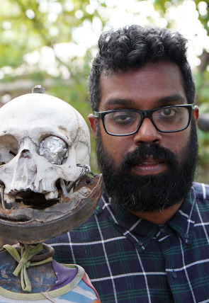 Póster de Las desventuras de Romesh Ranganathan · Haiti