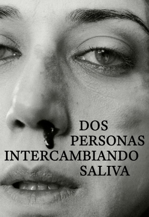 Dos personas intercambiando saliva en la programación de M+ Drama HD (Cortometrajes)