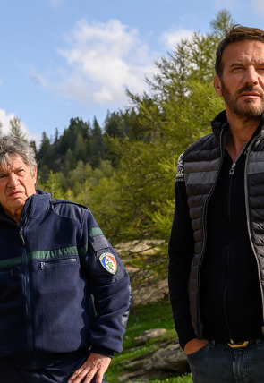 Alex Hugo T2 E4 · Día de cólera en la programación de Cosmo HD (Series)