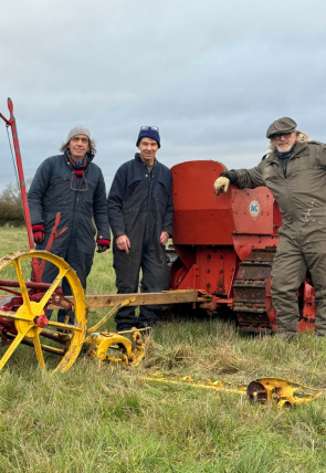 Equipo de restauradores T7 · Rob en la programación de Discovery (Entretenimiento)