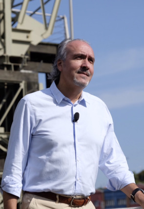 Carátula de Una historia de Vasconia: Caminando a Santiago por el país de los vascos feroces · Baskoniako Historia Bat: Donejakue bidea, euskaldun basatien herria