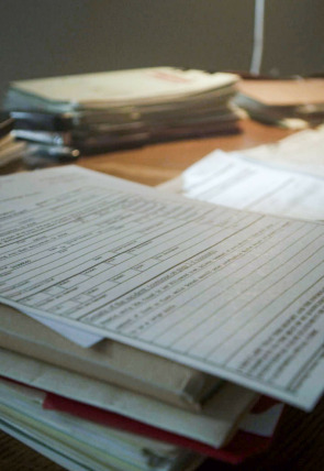 Póster de La revista People investiga: Los asesinatos de Jener Beach · La autopista de los horrores