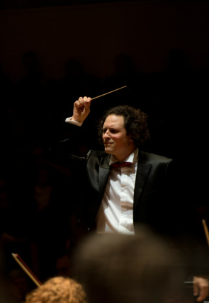 Carátula de Orchestre National de Lille Francesco Piemontesi Alexandre Bloch: Sibelius Beethoven