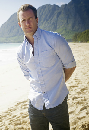 Hawai 5.0 T7 E4 · Hu Ae Ke Ahi Lanakila A Kamaile (El fuego se alza triunfante en el Kamile) en la programación de Warner TV HD (Series)