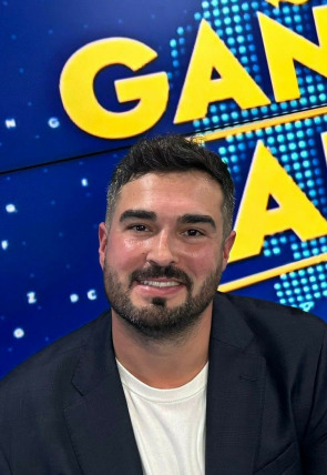 Póster de Gaña a túa aldea