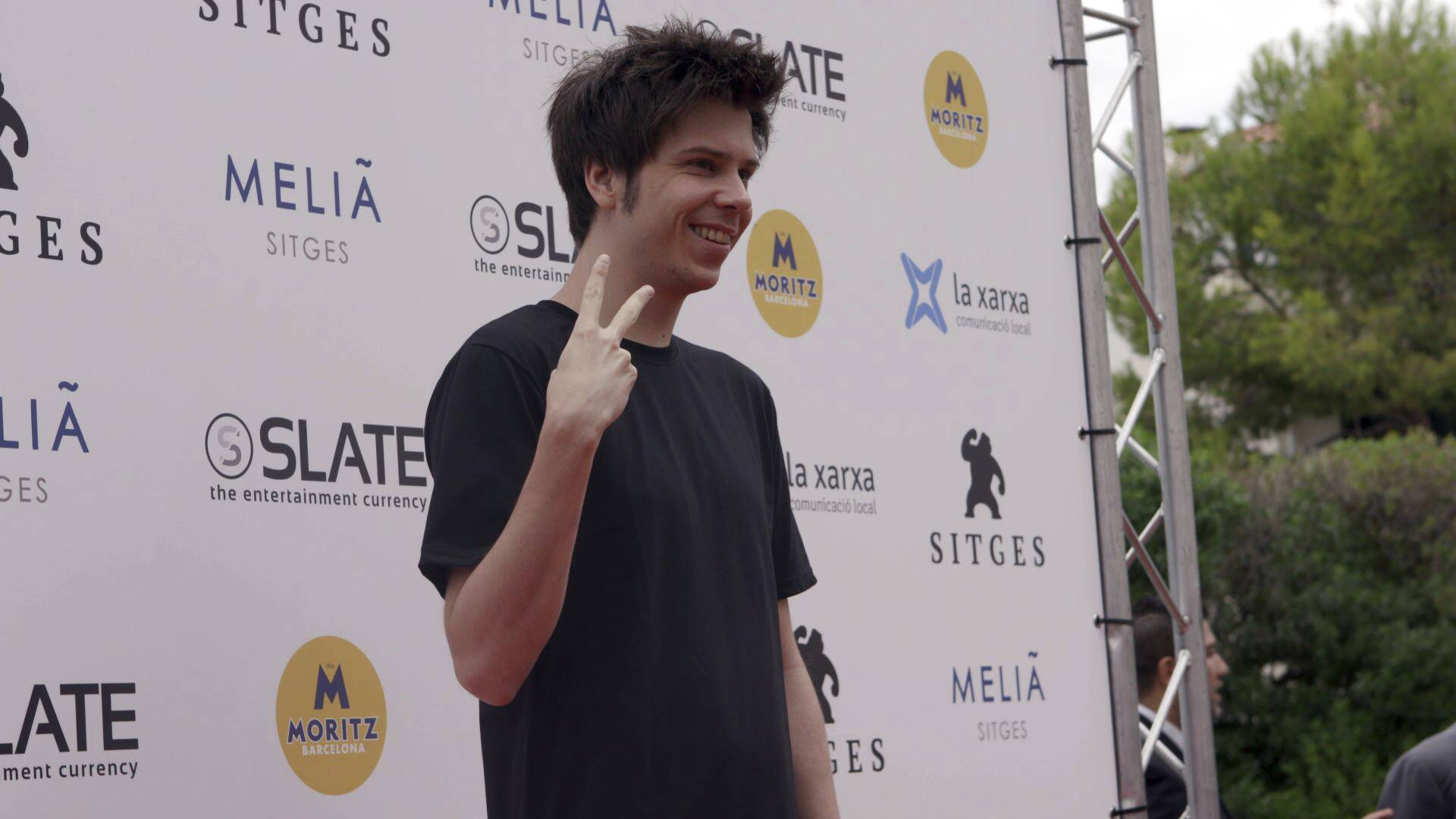 El Rubius en Sitges con Laia Portaceli