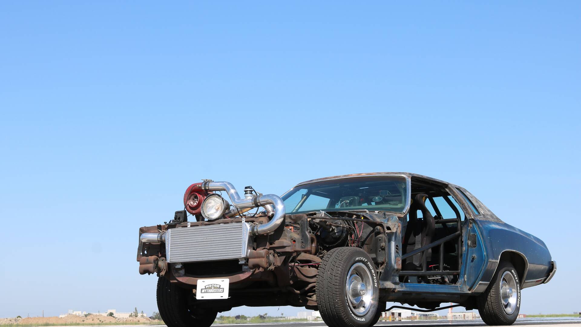 Cazadores de... (T1): Radiador con pérdidas/Coches vs. Ovnis