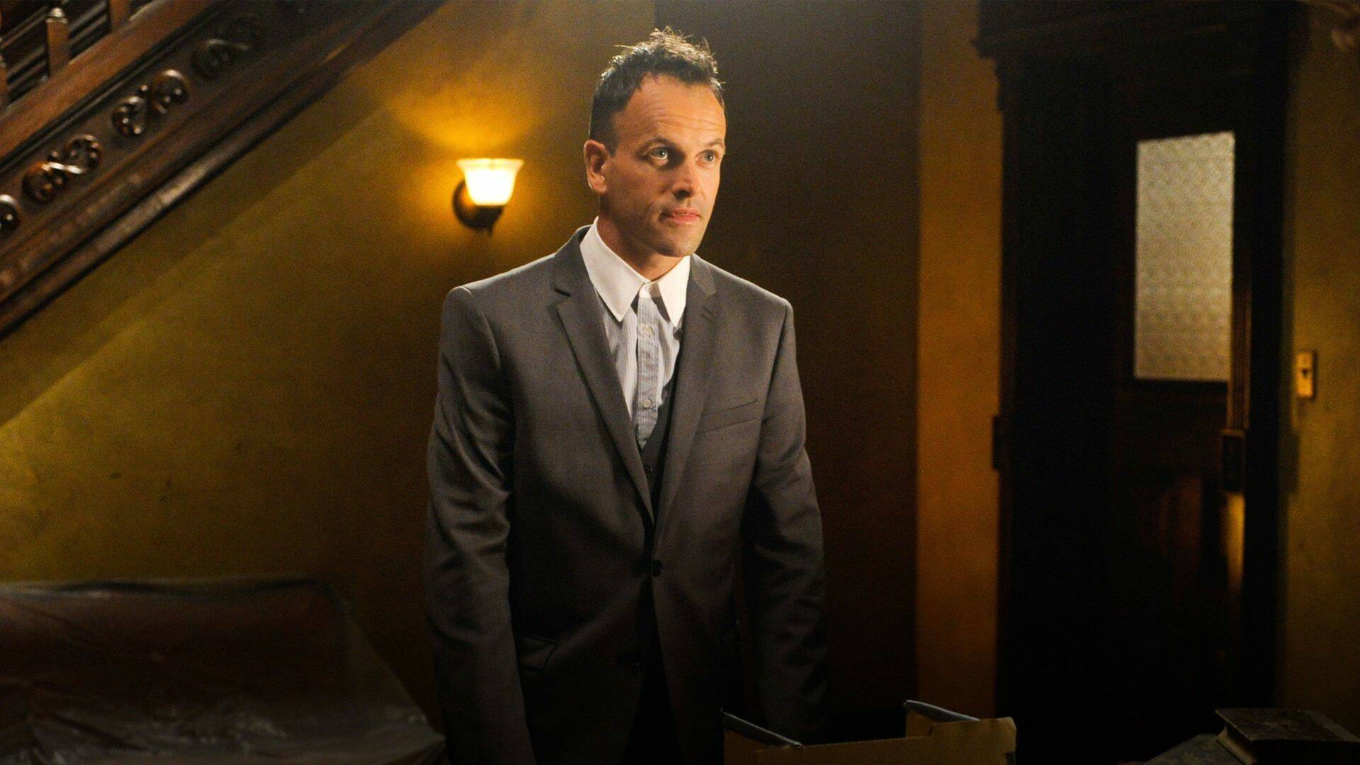 Elementary (T3): Ep.11 El cliente ilustre