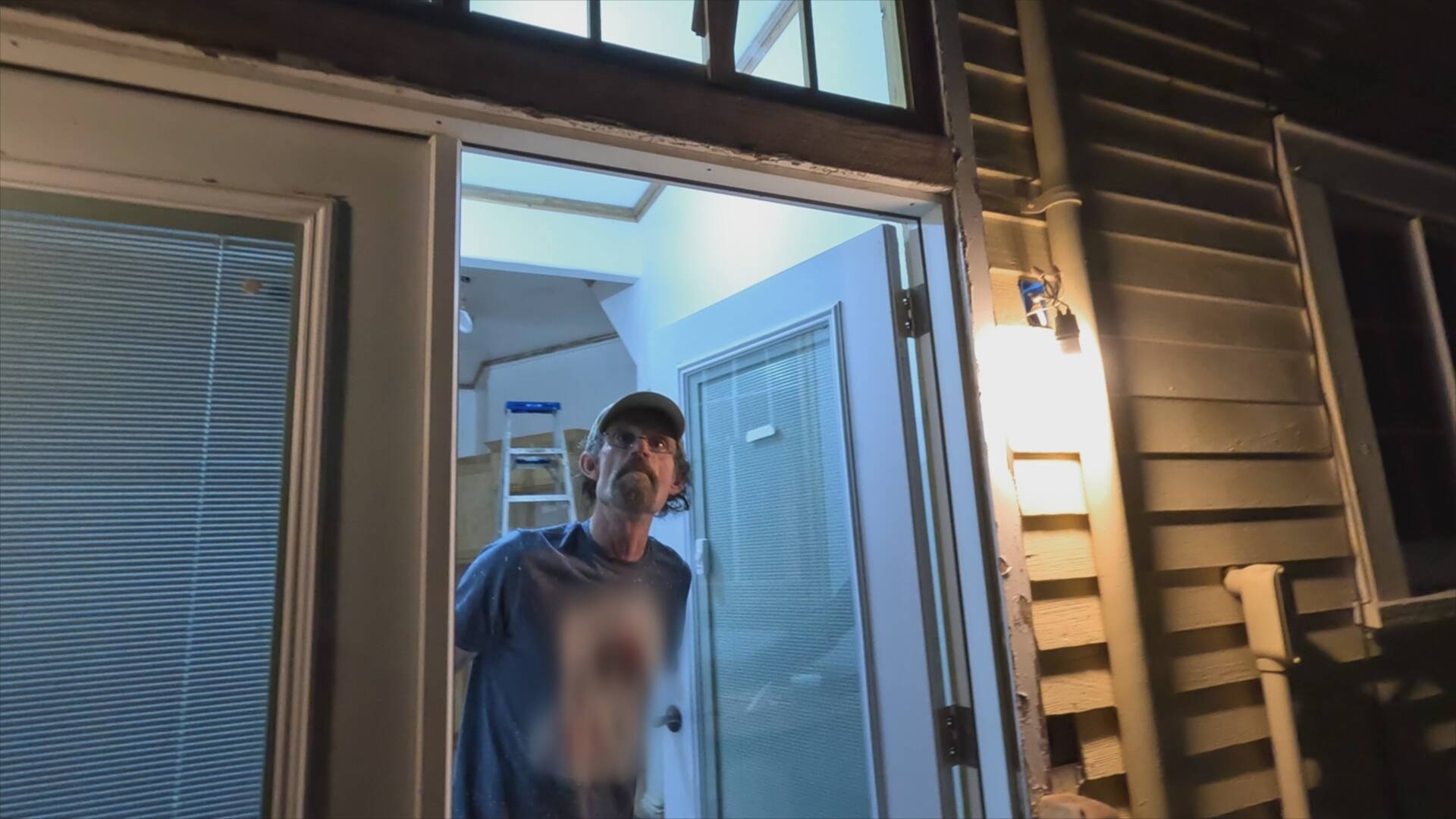 Detenidos: El efecto OVNIS, sándwiches y primos