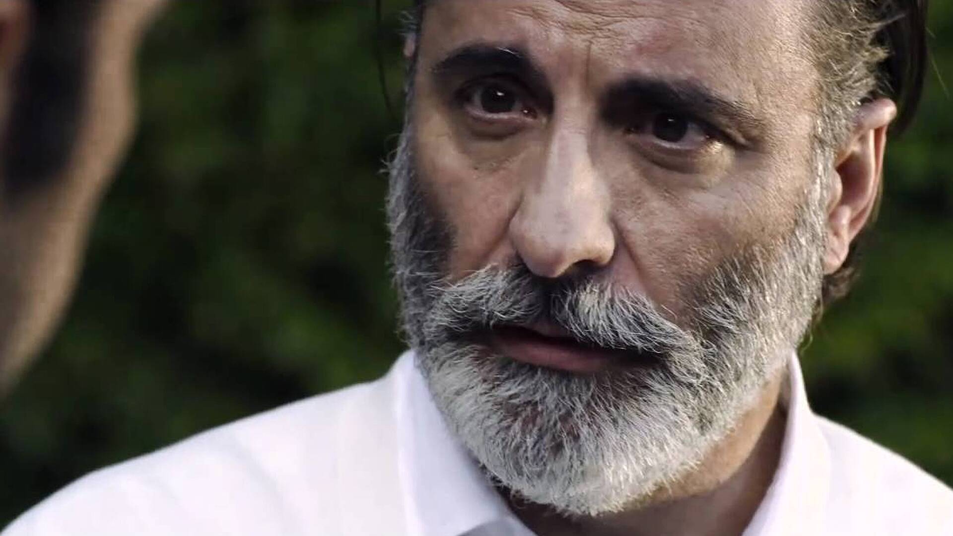 Across the line: La huida de Charly Wright