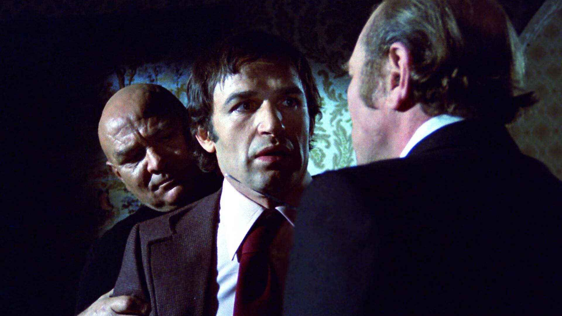 El testigo debe callar