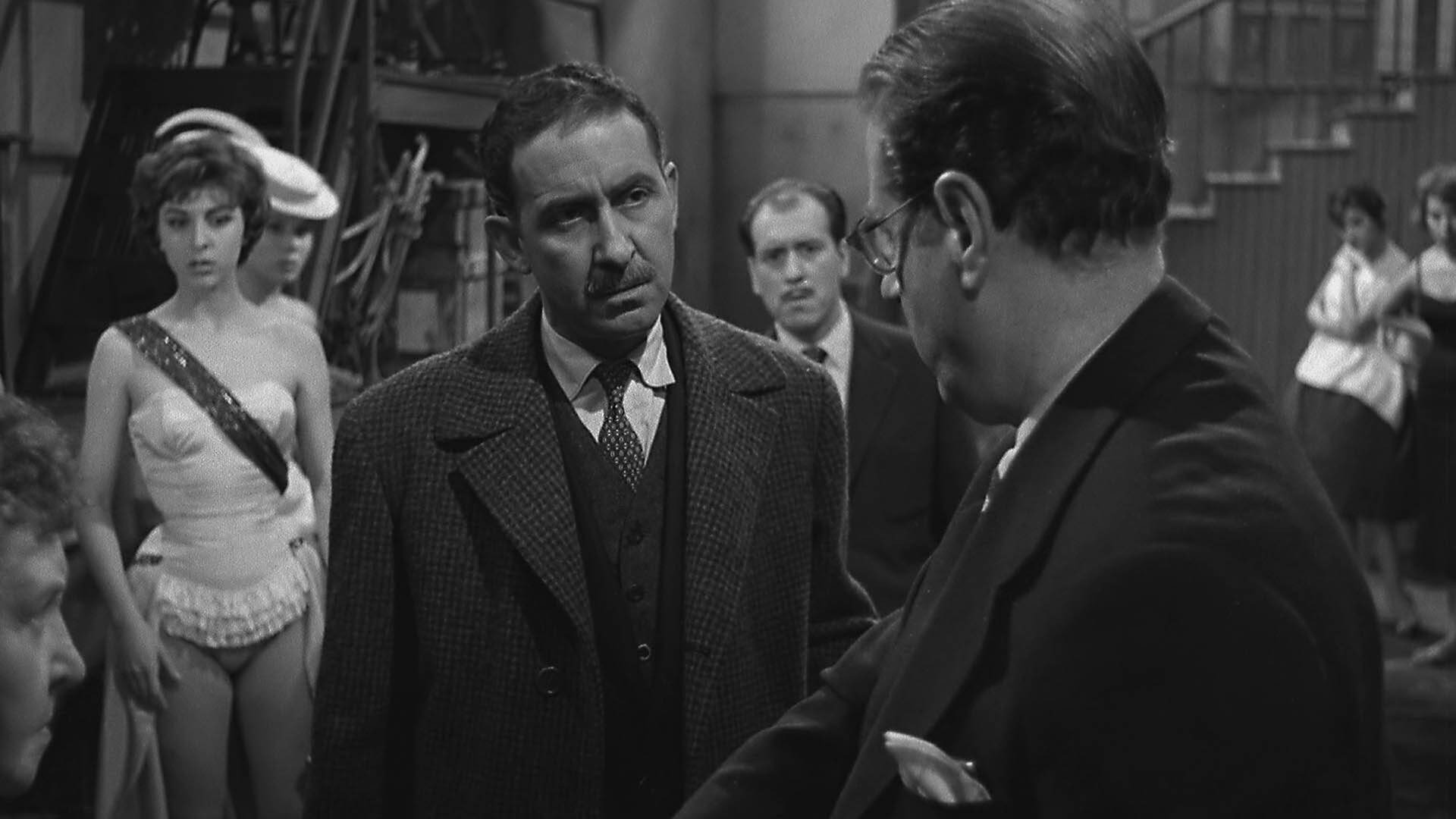 De espaldas a la puerta