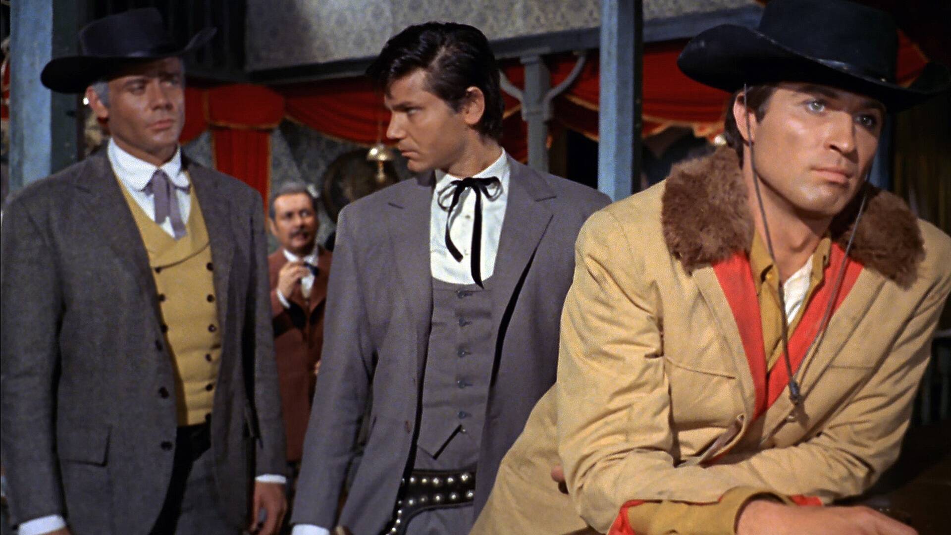 Dos cruces en Danger Pass