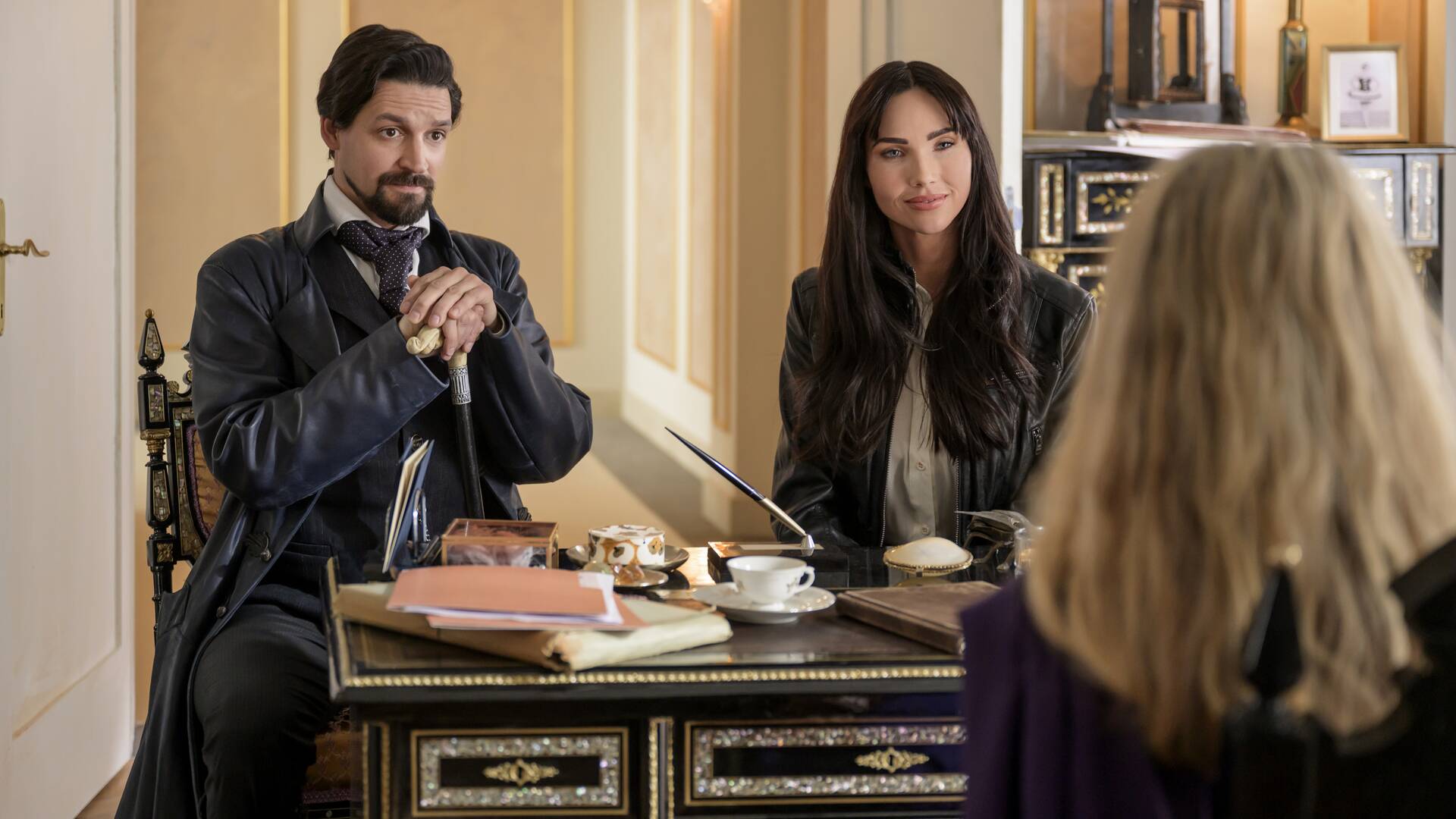 The Librarians:... (T1): Ep.12 Los Bibliotecarios y el asunto pendiente