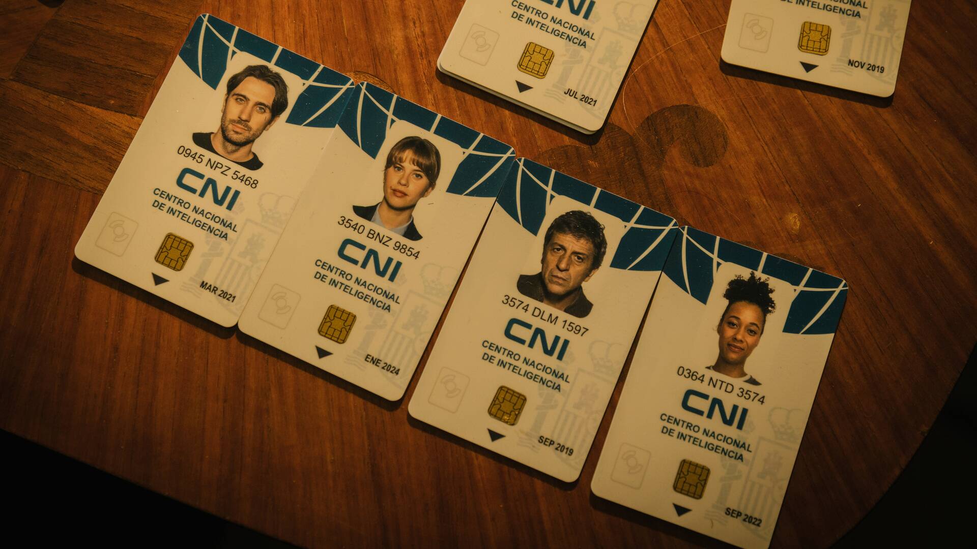 El Centro (Extras) (T1): Ep.5 Colaborando con el CNI