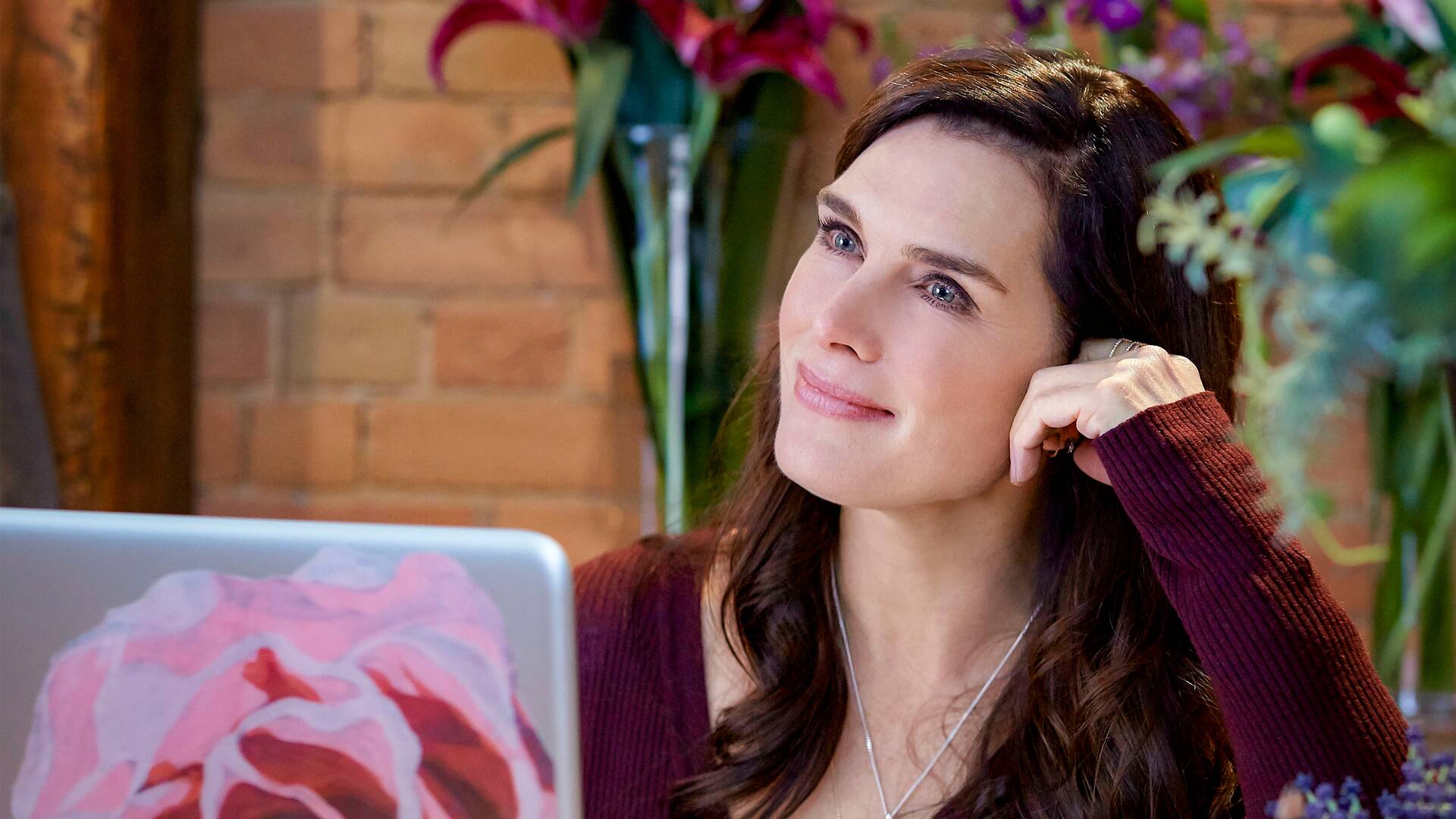 Misterio en la Floristería: Cortado de Raíz