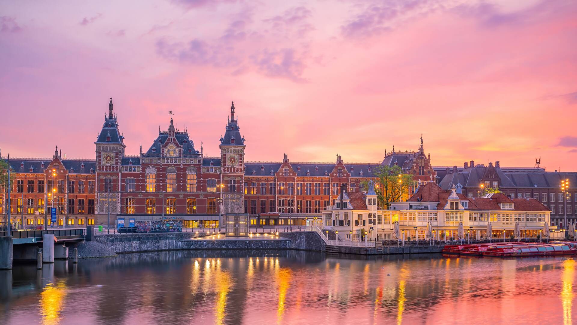 Amsterdam Central 24/7