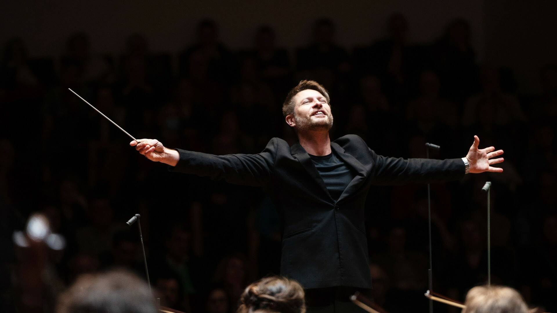 Orquesta Filarmónica de Varsovia, Krzysztof Urbanski - Mozart, Górecki