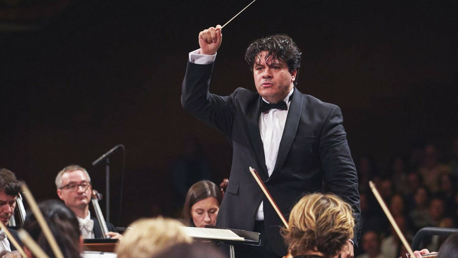 Orchestre National de France, Cristian Macelaru: Rajmáninov - Théâtre des Champs-Elysées