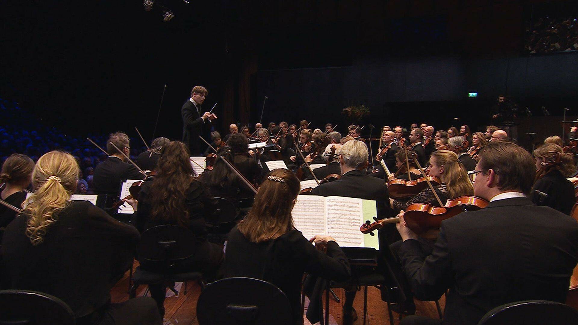 Oslo Philharmonic Orchestra, Klaus Mäkelä: Shostakovich 1 & 15